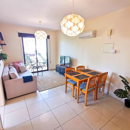 Sunny Pool Apartment Ворокліні Екстер'єр фото