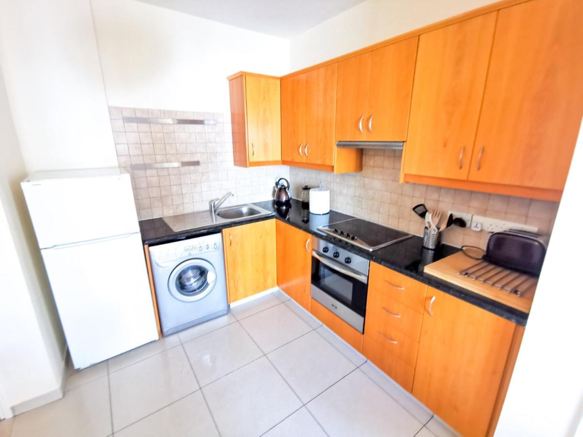 Sunny Pool Apartment Ворокліні Екстер'єр фото