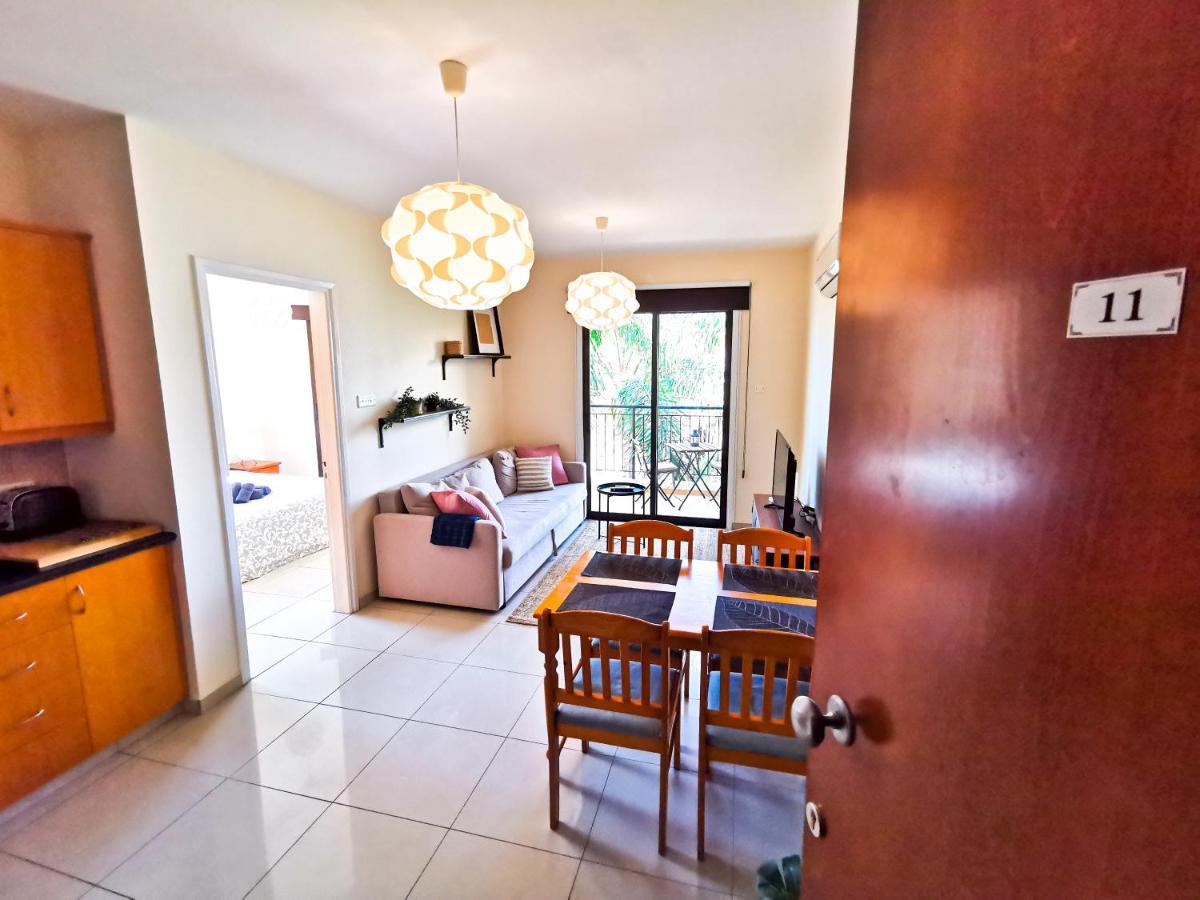Sunny Pool Apartment Ворокліні Екстер'єр фото